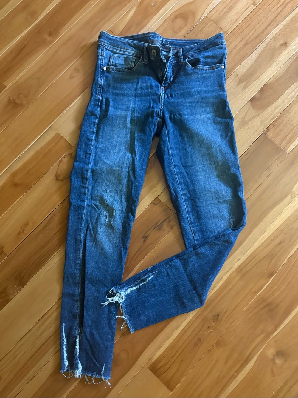 Women’s Blue Distressed Skinny Jeans
